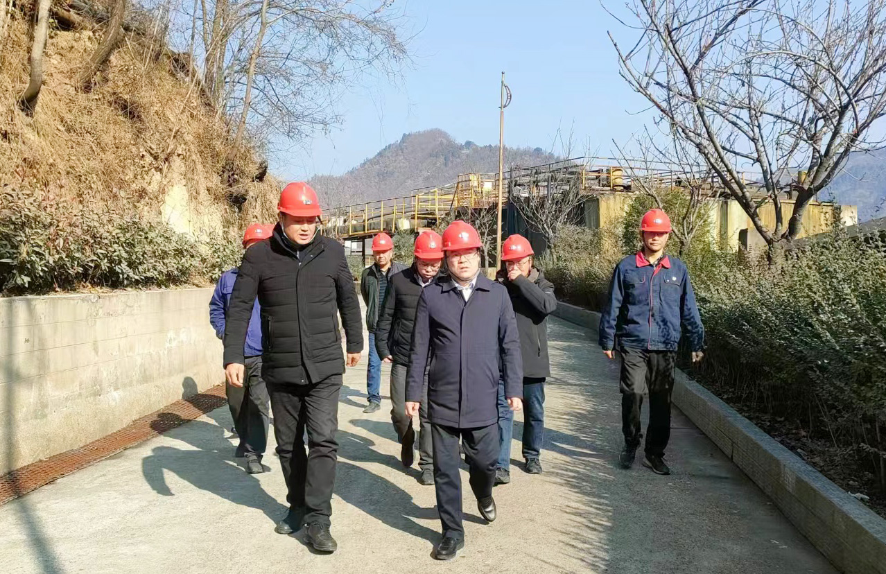 20240102-陕西有色金属集团副总经理苏旭盛到388vip太阳集团调研并检查安全生产工作 (2).jpg 20240102-陕西有色金属集团副总经理苏旭盛到388vip太阳集团调研并检查安全生产工作 (2).jpg